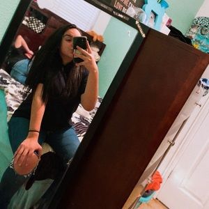 Meet your Posher, Anahi